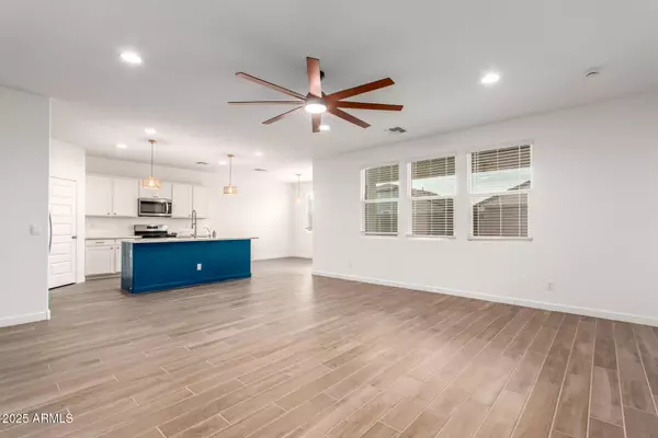 Apache Junction, AZ 85120,2446 W STRADLING Avenue