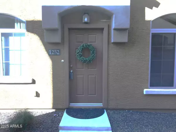 2725 E MINE CREEK Road #1252, Phoenix, AZ 85024