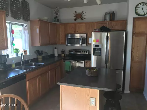 Phoenix, AZ 85024,2725 E MINE CREEK Road #1252