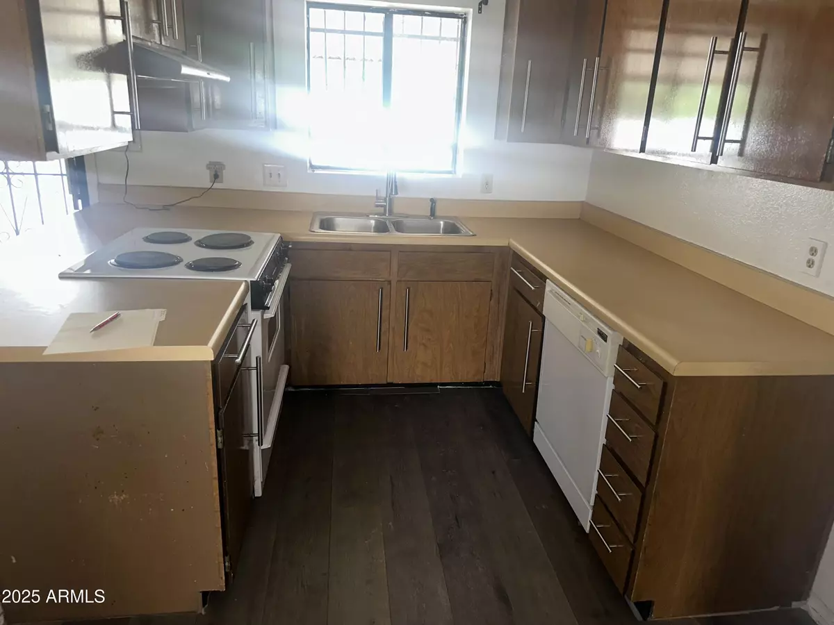 Phoenix, AZ 85017,2724 W McLellan Boulevard #133