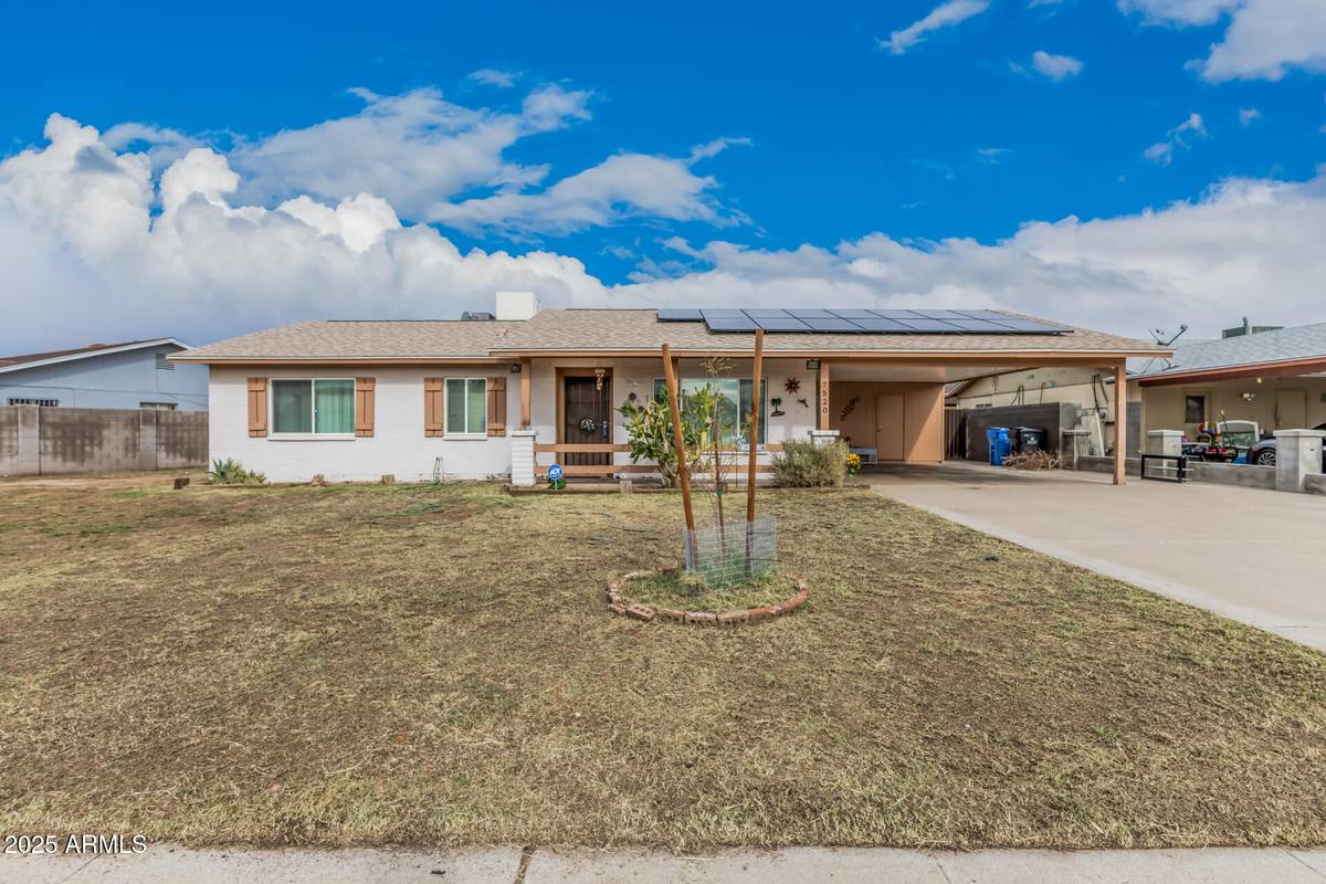 Phoenix, AZ 85033,7520 W GLENROSA Avenue