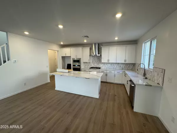 Phoenix, AZ 85085,2452 W MAXIMO Way