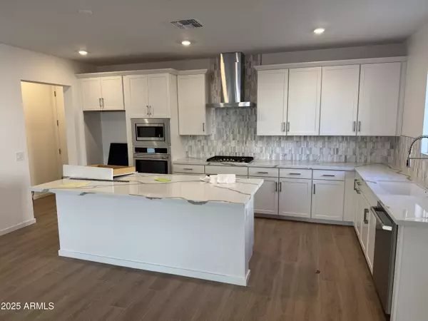 Phoenix, AZ 85085,2452 W MAXIMO Way