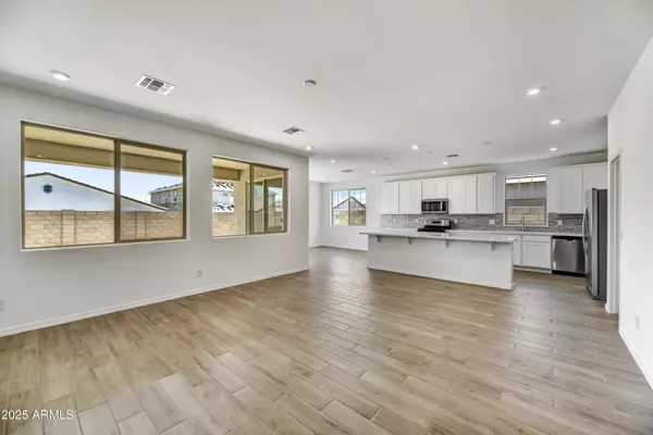 Litchfield Park, AZ 85340,5869 N 193rd Drive