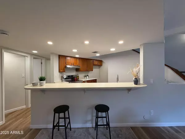 Phoenix, AZ 85051,3228 W GLENDALE Avenue #103