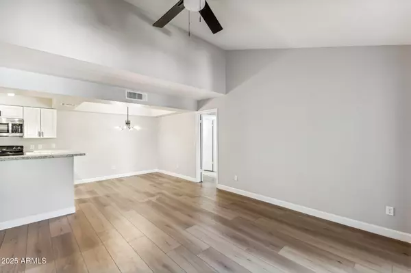 Phoenix, AZ 85044,10610 S 48TH Street #2016