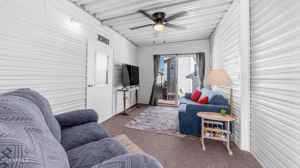 181 MINESHAFT Drive, Apache Junction, AZ 85119