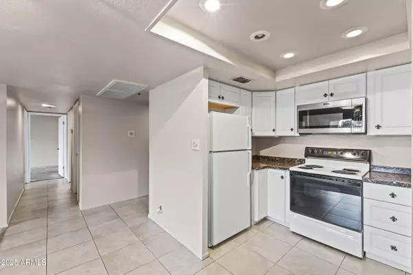 Scottsdale, AZ 85251,7920 E CAMELBACK Road #303