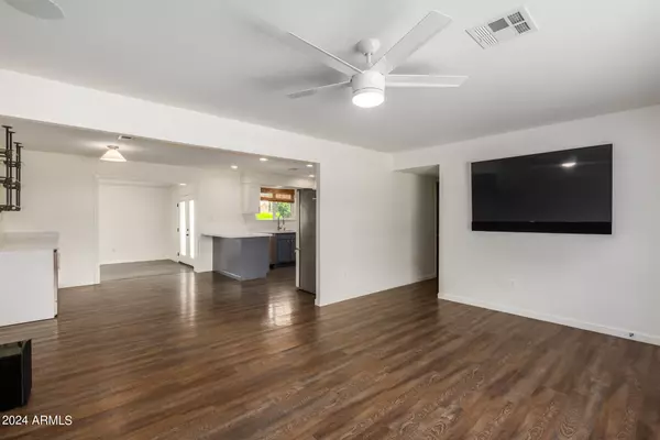 Phoenix, AZ 85028,3528 E CORTEZ Street