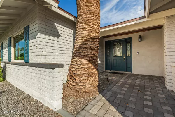 Tempe, AZ 85283,5935 S LAKESHORE Drive