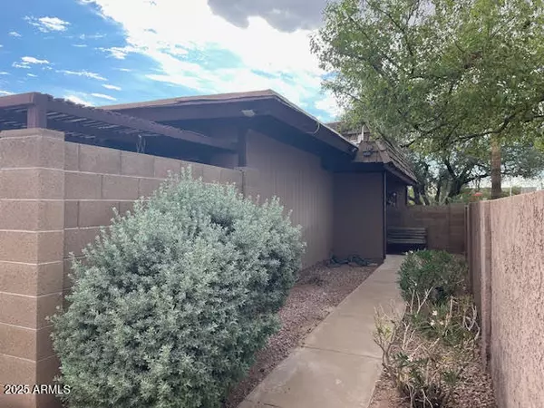 Tempe, AZ 85281,1827 E KIRKLAND Lane #D