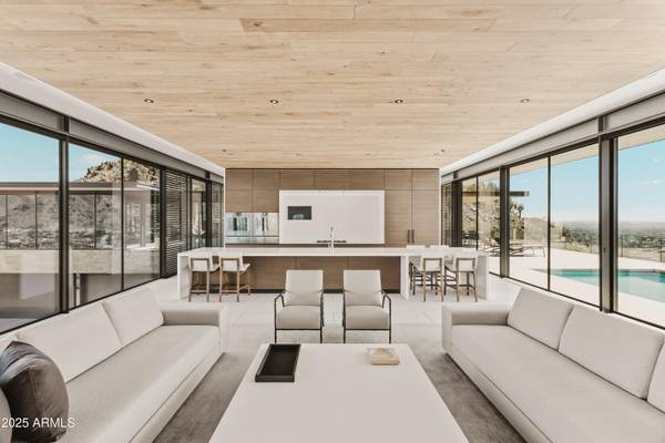 Paradise Valley, AZ 85253,4301 E UPPER RIDGE Way