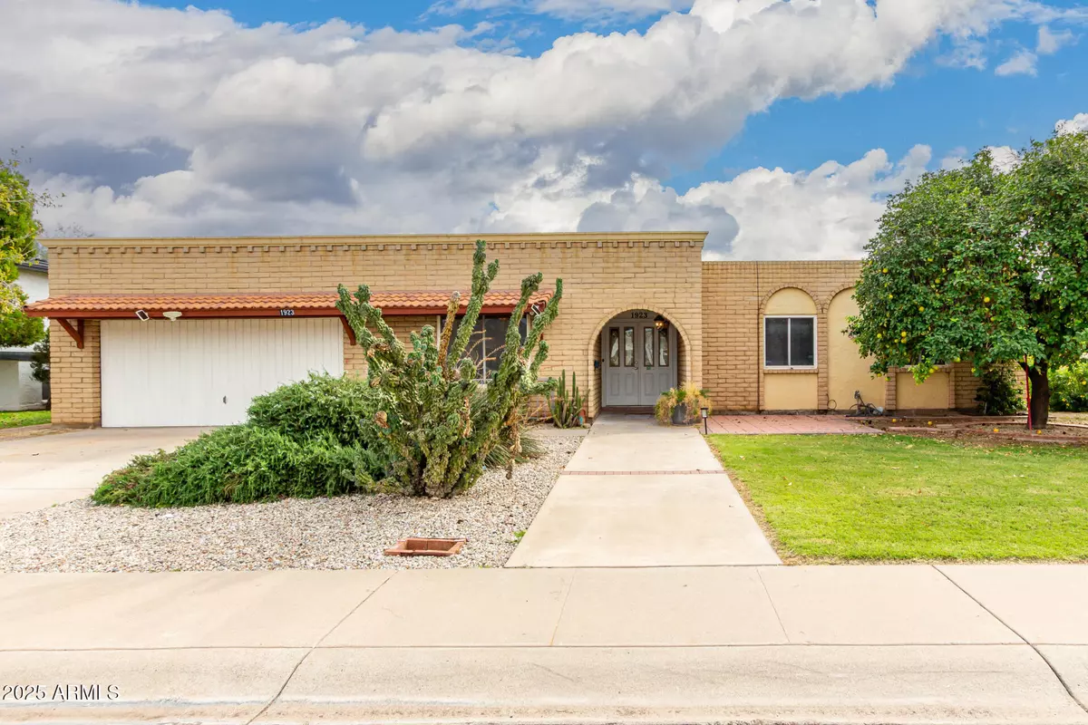 Tempe, AZ 85283,1923 E GEMINI Drive