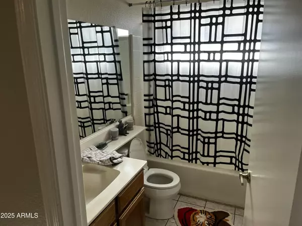 Glendale, AZ 85305,8509 W COLTER Street