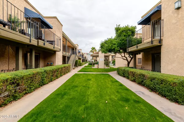 Phoenix, AZ 85016,2228 E CAMPBELL Avenue #106