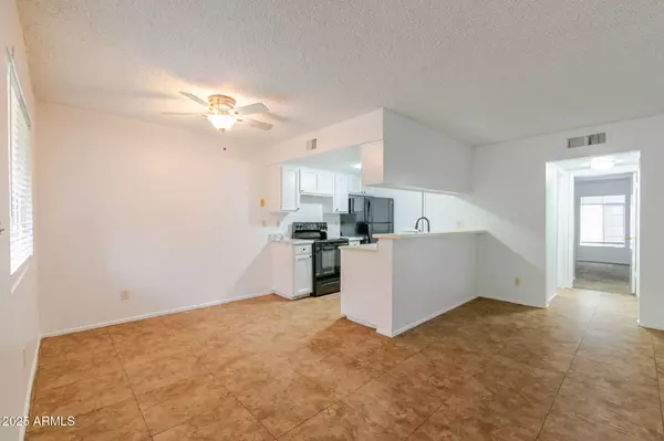Phoenix, AZ 85016,2228 E CAMPBELL Avenue #106