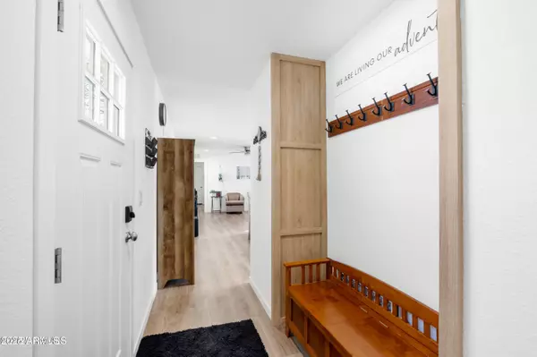 Flagstaff, AZ 86004,5250 N US-89 -- #5