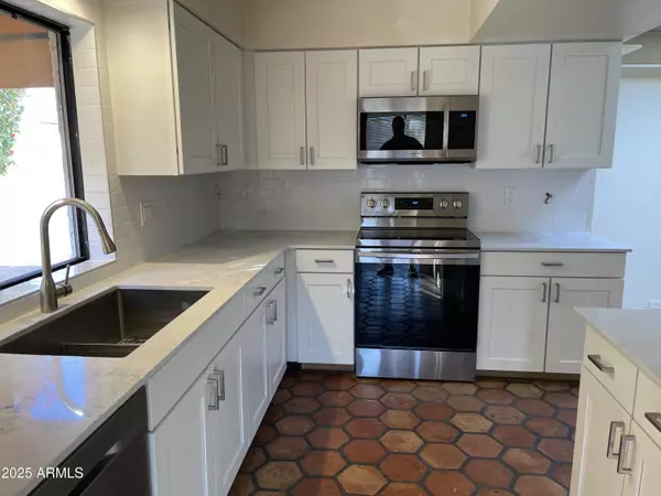 Phoenix, AZ 85020,1927 E LINGER Lane