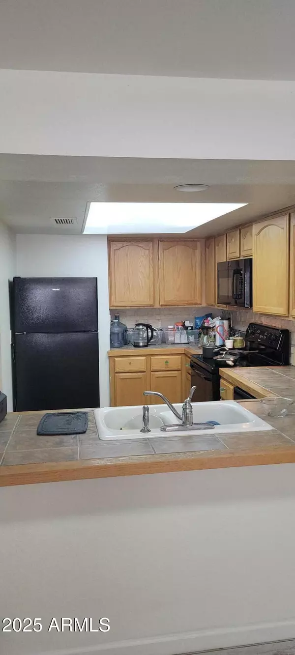 Phoenix, AZ 85013,4330 N 5TH Avenue #211