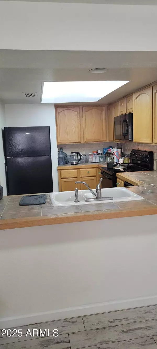 Phoenix, AZ 85013,4330 N 5TH Avenue #211