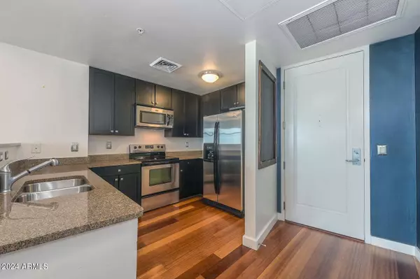 Phoenix, AZ 85004,310 S 4TH Street #1002