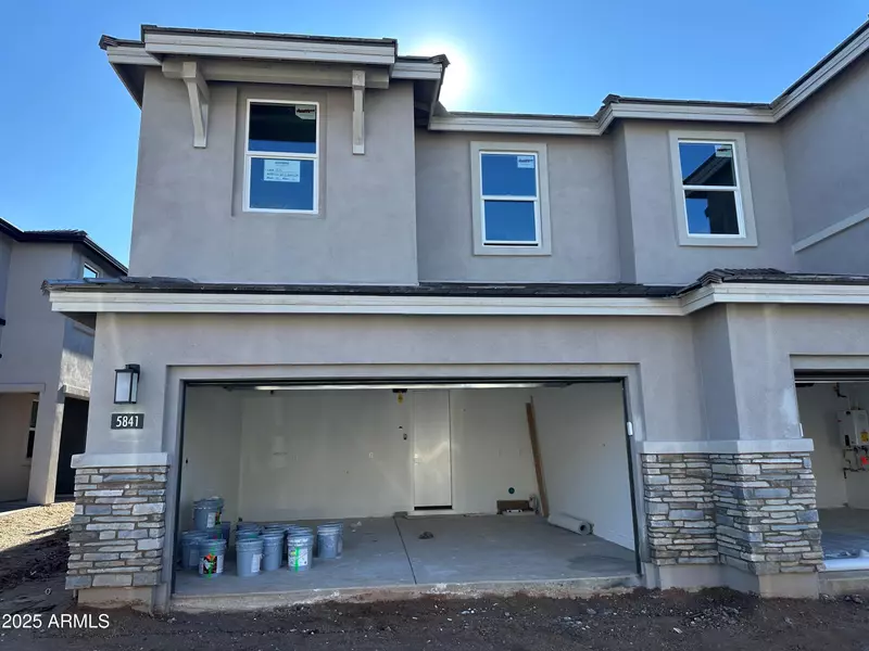 5841 E ZACHARY Drive, Phoenix, AZ 85054