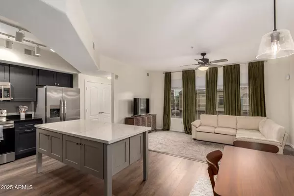 240 W JUNIPER Avenue #1010, Gilbert, AZ 85233