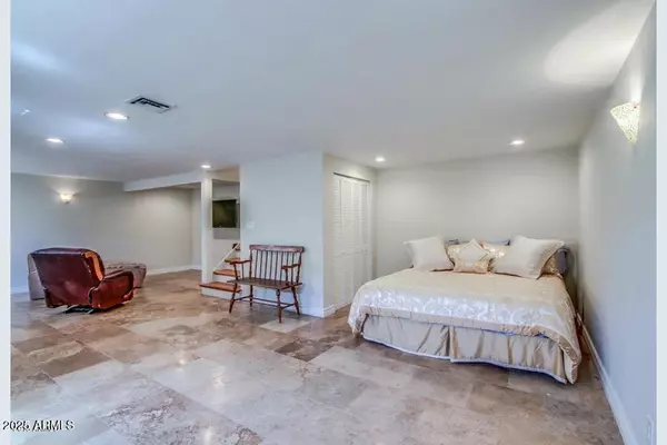 Scottsdale, AZ 85251,7615 E MINNEZONA Avenue