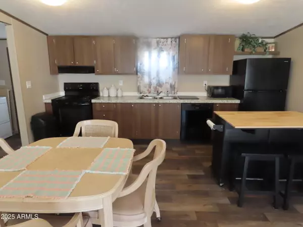 Superior, AZ 85173,1044 S WESTERN Avenue