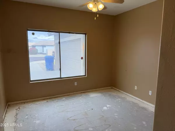 Phoenix, AZ 85043,7945 W CHICKASAW Street