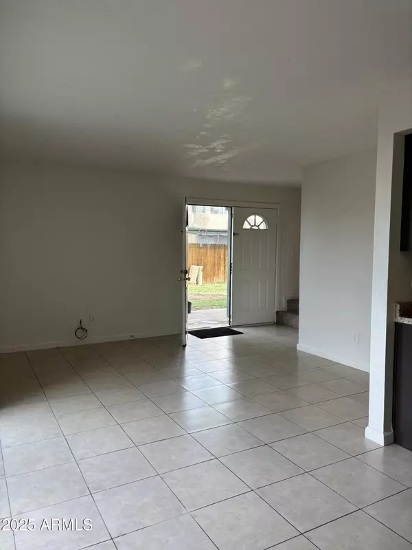 Glendale, AZ 85302,6033 W GOLDEN Lane