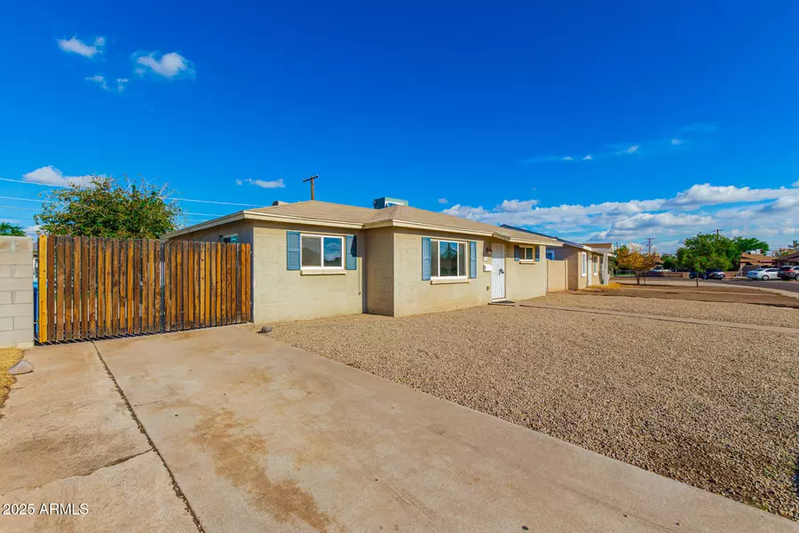 2924 W TOWNLEY Avenue, Phoenix, AZ 85051