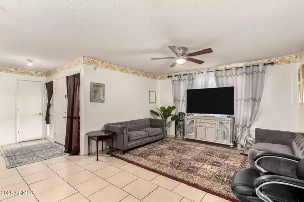 Tempe, AZ 85282,2127 E ELLIS Drive