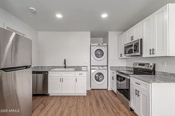 Phoenix, AZ 85040,1932 E CARVER Drive #2