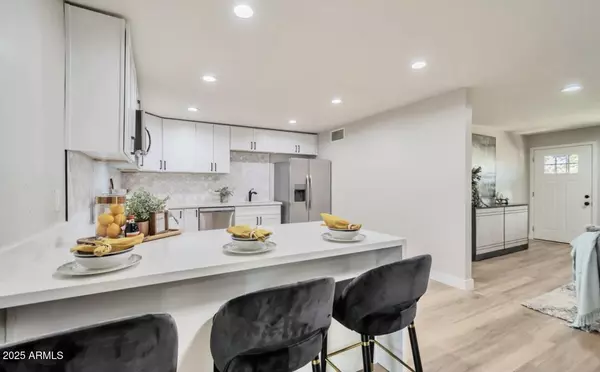 Tempe, AZ 85282,346 E BROADWAY Lane