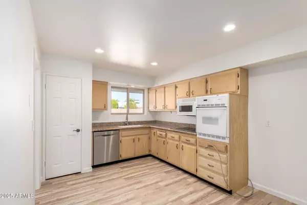 Sun City, AZ 85351,10724 W CAMELOT Circle