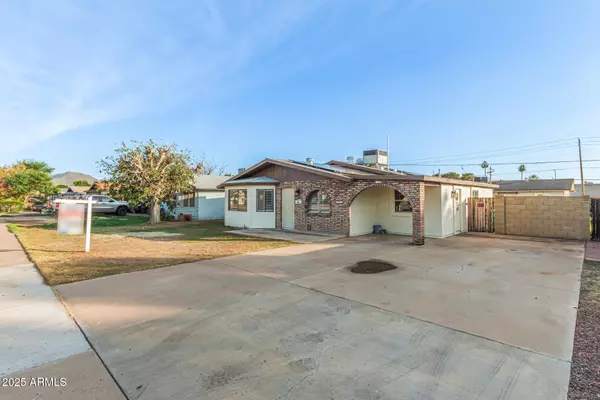 Phoenix, AZ 85029,2353 W Lupine Avenue