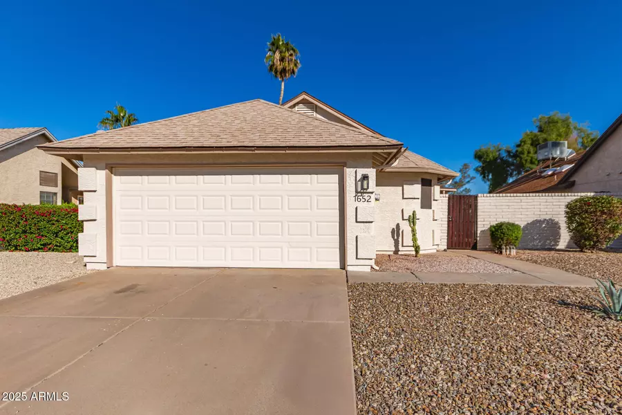 1652 E JUANITA Avenue, Mesa, AZ 85204