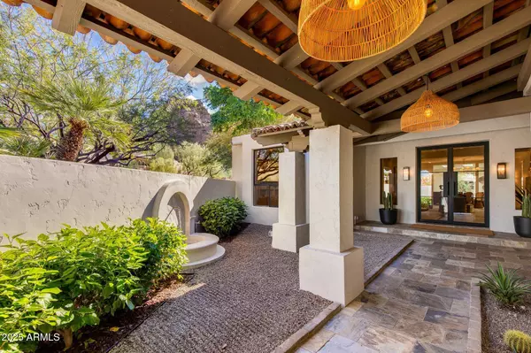 Phoenix, AZ 85018,5800 N ECHO CANYON Lane