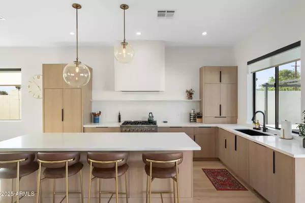 Phoenix, AZ 85018,4546 E CAMPBELL Avenue