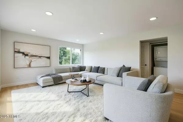 Phoenix, AZ 85018,4201 E CAMELBACK Road #74