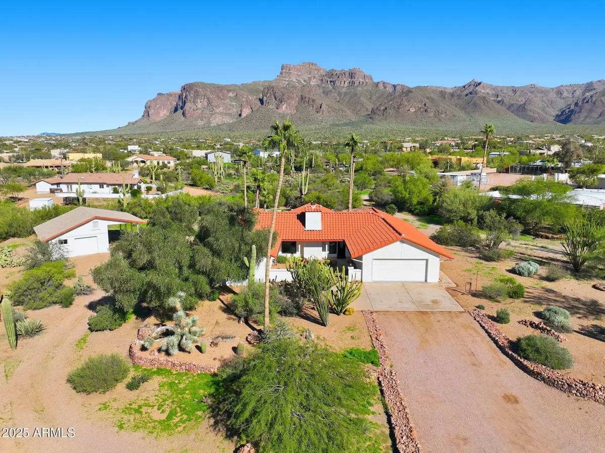 Apache Junction, AZ 85119,5810 E 14TH Avenue