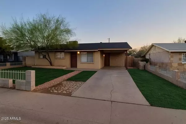 6525 W PECK Drive, Glendale, AZ 85301