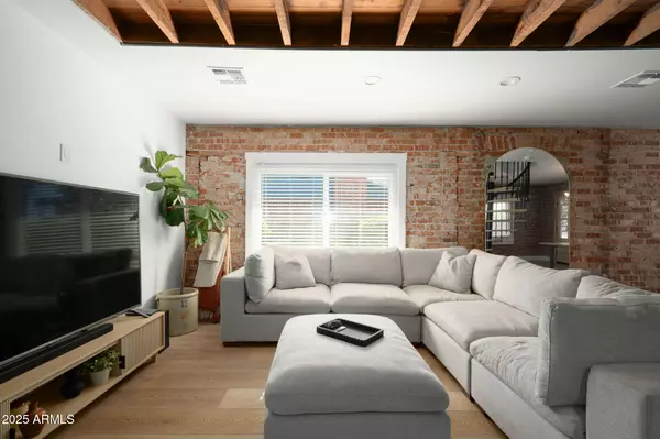 Phoenix, AZ 85003,1309 S 1ST Avenue