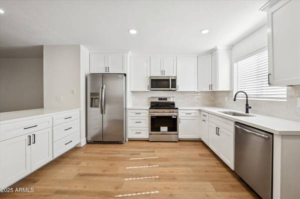 Phoenix, AZ 85032,18239 N 40TH Street #122