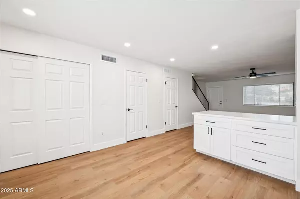 Phoenix, AZ 85032,18239 N 40TH Street #122