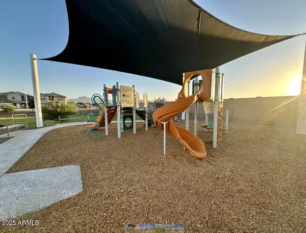 Tolleson, AZ 85353,9827 W ALBENIZ Place