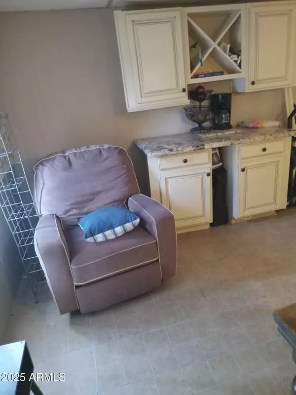 Superior, AZ 85173,407 W VALENTINE Street