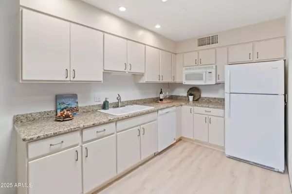 Scottsdale, AZ 85251,4800 N 68TH Street #276