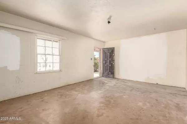 Phoenix, AZ 85009,2520 W WASHINGTON Street